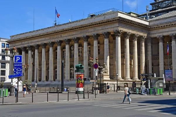 Paříž; Francie - duben 2 2017: Place de la Bourse — Stock fotografie