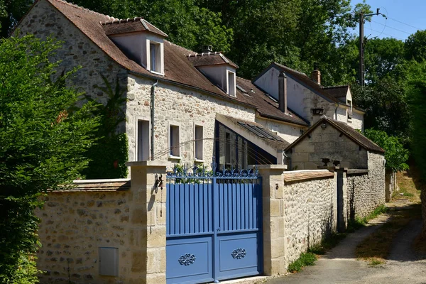 Wy dit joli village; Francia - 3 de agosto de 2018: centro del pueblo — Foto de Stock