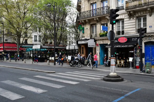 Paris; Fransa - 2 Nisan 2017: Rivoli Sokağı — Stok fotoğraf