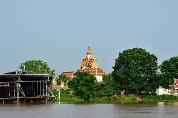 Phnom Penh; Kambodžské království - srpen 21 2018: u řeky — Stock fotografie