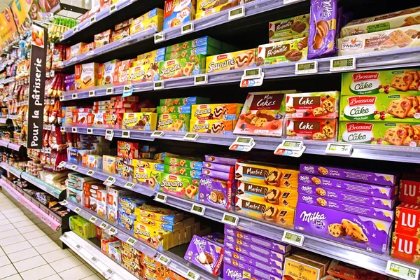 Flins, Francia- mayo 17 2018: supermercado — Foto de Stock