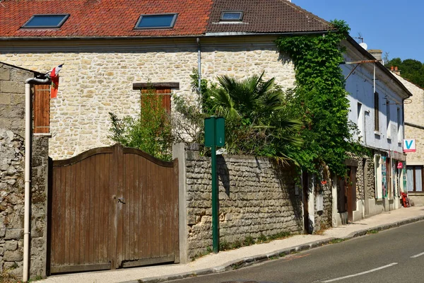 Seraincourt, Franciaország - augusztus 6-2018: festői falu — Stock Fotó