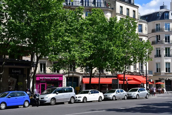 Paris; França - 2 de abril de 2017: boulevard des Capucines — Fotografia de Stock