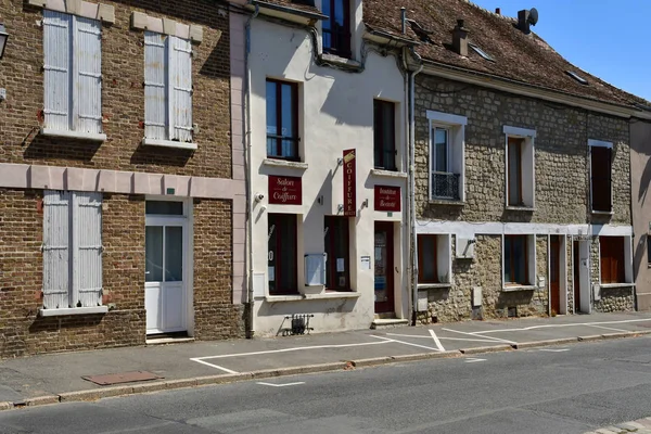 Cormeilles en Vexin, France - august 6 2018 : picturesque villag — ストック写真