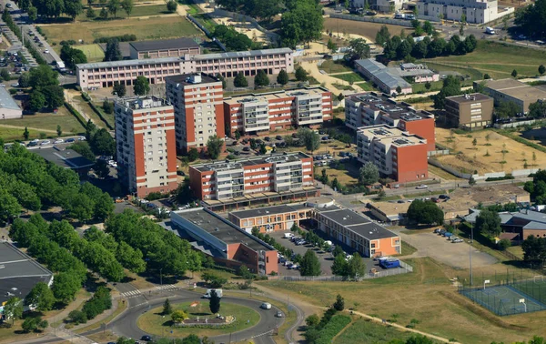 Les Mureaux, France - july 7 2017 : aerial picture of the town — Stock Photo, Image