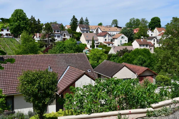 Verneuil sur Seine; Frankrike - maj 17 2017: centrum — Stockfoto