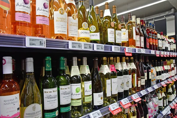 Paris, France - july 9 2018 : supermarket — Stock Photo, Image