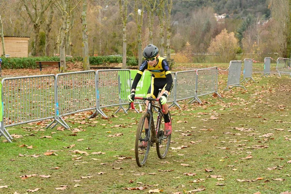 Verneuil sur Seine, France - december 2 2018 : cyclo cross — 스톡 사진