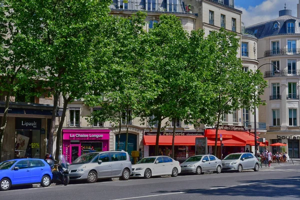 Párizs; Franciaország - 2017. április 2.: boulevard des Capucines — Stock Fotó