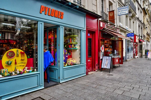 Paris; França - 2 de abril de 2017: distrito de Le Marais — Fotografia de Stock