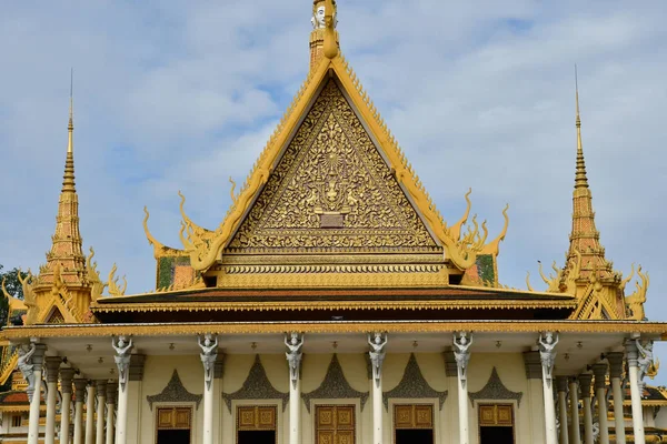 Phnom Penh; Koninkrijk van Kambodja - augustus 20 2018: Koninklijk Paleis — Stockfoto