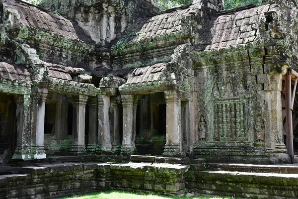 Siem Reap –; Kambodžské království - srpen 24 2018: Ta Prohm templ — Stock fotografie