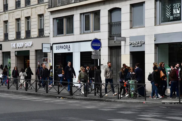 Paris; França - 2 de abril de 2017: Rivoli street — Fotografia de Stock