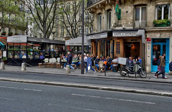 Paříž; Francie - 2 duben 2017: ulice Rivoli — Stock fotografie