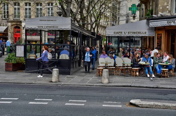 Parijs Frankrijk-april 2 2017: Bourg Tibourg Street — Stockfoto