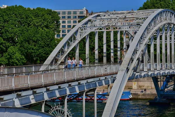 パリ;フランス - 2017 年 5 月 5 日: Debilly 橋 — ストック写真
