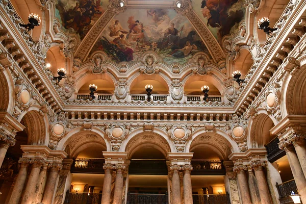 Paris; França - 4 de agosto de 2018: Opera de Paris — Fotografia de Stock