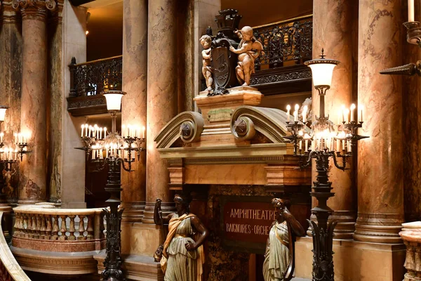 Párizs; Franciaország - augusztus 4 2018: Opera de Paris — Stock Fotó