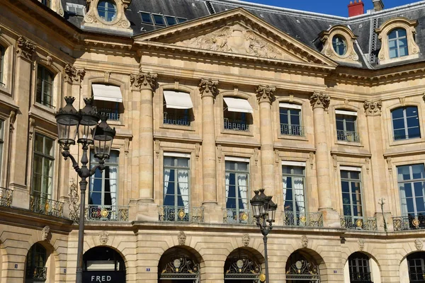 Parijs; Frankrijk - augustus 4 2018: Place Vendome — Stockfoto