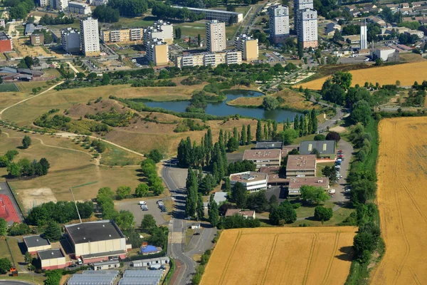 Les Mureaux, France - 7 juillet 2017 : photo aérienne de la ville — Photo