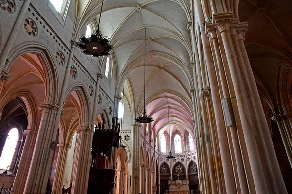 Elbeuf, Francia 30 de marzo de 2017: Iglesia de Notre Dame — Foto de Stock