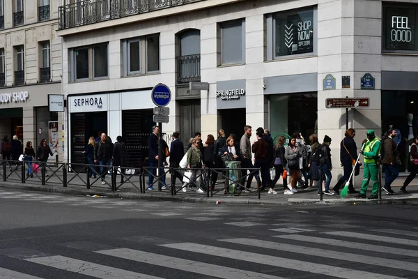 Paris; França - 2 de abril de 2017: Rivoli street — Fotografia de Stock