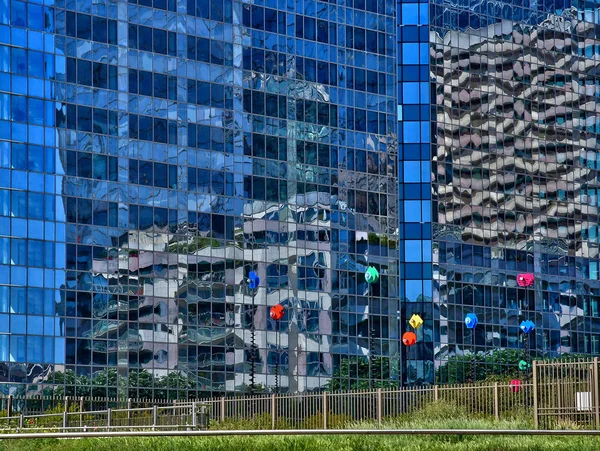 La Defense; Frankrijk - mei 25 2017: La Defense district — Stockfoto