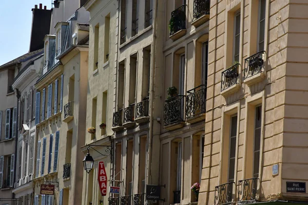 Saint Germain en Laye; Francia 27 de mayo de 2018: pintoresca ciudad c — Foto de Stock