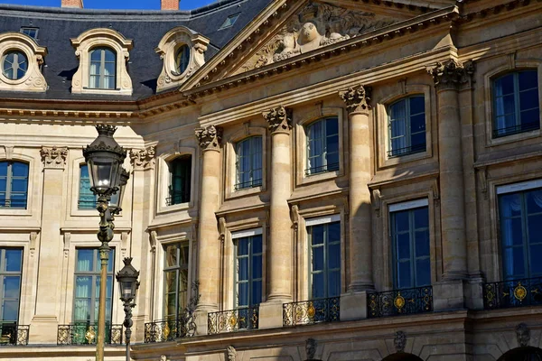 Parijs; Frankrijk - augustus 4 2018: Place Vendome — Stockfoto