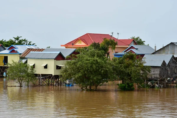 Kampong Chhnang? Βασίλειο της Καμπότζης - Αύγουστος 22 2018: κυμαινόμενο — Φωτογραφία Αρχείου