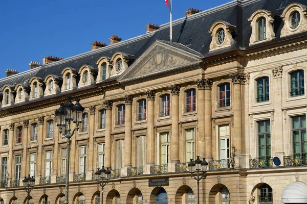 Paris; France - august 4 2018 : Place Vendome — Stock Photo, Image