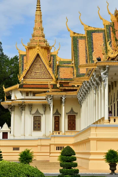 金边;柬埔寨王国-2018年8月20日: 皇宫 — 图库照片