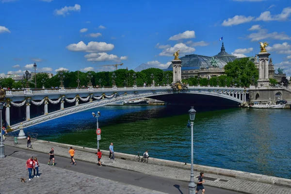 Paris; France - april 2 2017 : the Alexandre 3 bridge — Stock Photo, Image