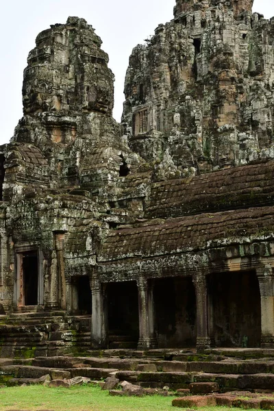 Siem Reap; Kingdom of Cambodia - august 24 2018 : Angkor Bayon t — Stock Photo, Image
