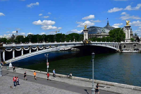 Paris; Fransa - 2 Nisan 2017: Alexandre 3 köprü — Stok fotoğraf