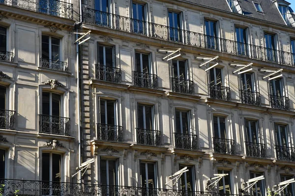 Párizs Franciaország-augusztus 8 2018: Boulevard Haussmann — Stock Fotó