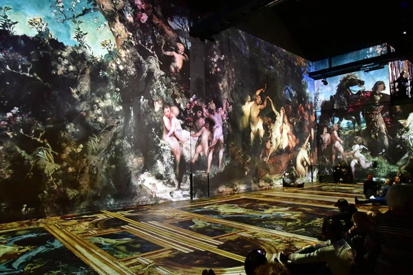 Paris; Frankreich - 30. November 2018: das atelier des lumieres, lig — Stockfoto