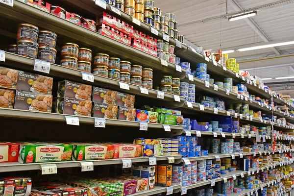 Paris, Frankreich - 9. Juli 2018: Supermarkt — Stockfoto