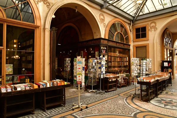 Paris; France - april 2 2017 : the Galerie Vivienne — Stock Photo, Image