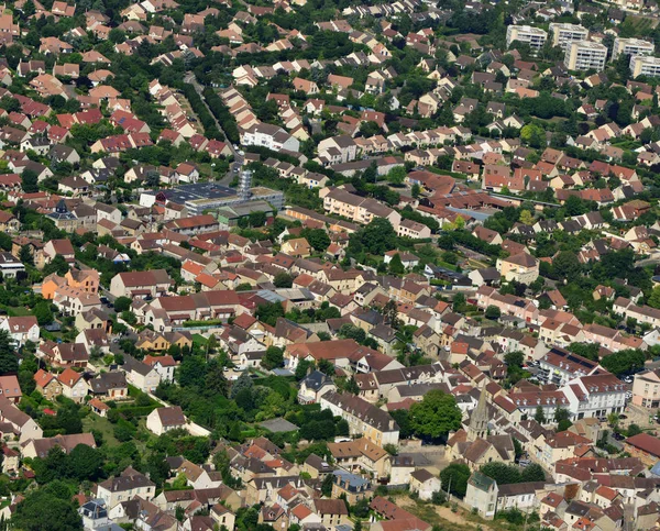 Vernouillet, França - 7 de julho de 2017: imagem aérea da cidade — Fotografia de Stock