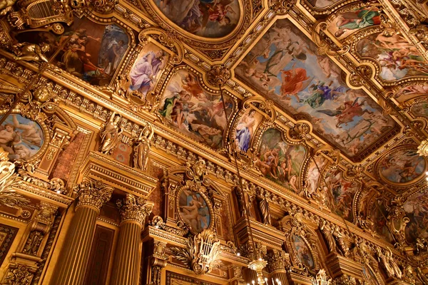 Paris; França - 4 de agosto de 2018: Grand Foyer da Ópera de Par — Fotografia de Stock