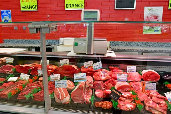 París, Francia - 9 de abril de 2019: comida en el supermercado — Foto de Stock