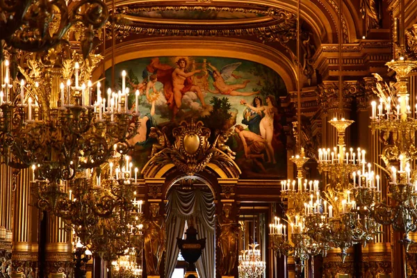 Paris; France - august 4 2018 : Grand Foyer of the Opera de Par — Stock Photo, Image