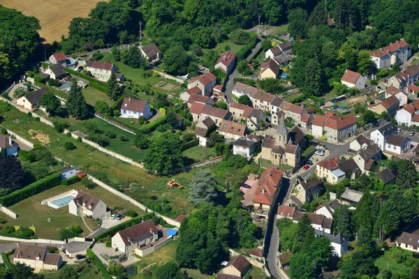 Brueil en Vexin, Francia - 7 de julio de 2017: foto aérea del vi — Foto de Stock