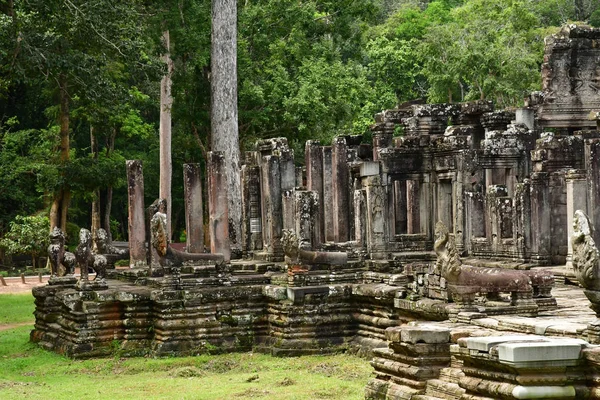 Siem Reap; Kingdom of Cambodia - august 24 2018 : Angkor Bayon t — Stock Photo, Image