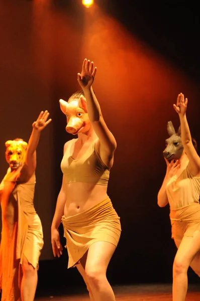 Les Mureaux; Francia - 8 de mayo de 2018: espectáculo de danza — Foto de Stock