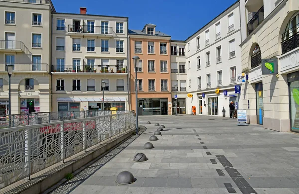 Poissy, França - 11 de abril de 2019: a pitoresca cidade — Fotografia de Stock