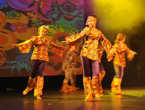 Les Mureaux; Francia - 8 de mayo de 2018: espectáculo de danza — Foto de Stock