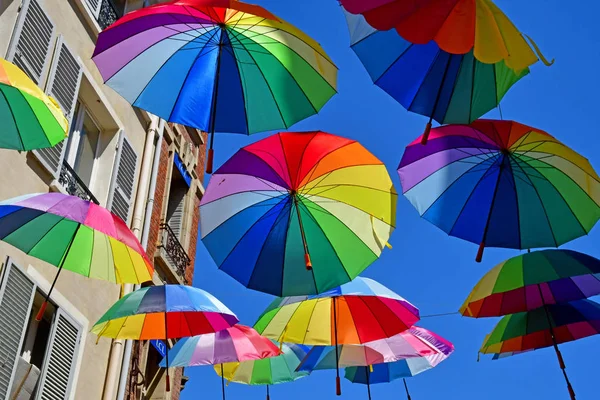 Pontoise , France - june 2 2019 : historical city — Stock Photo, Image