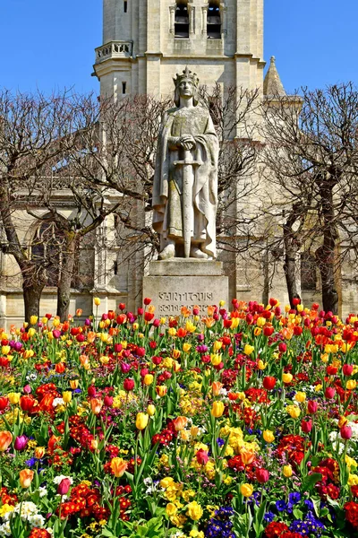 Poissy; France - april 11 2019 : the collegiate church in spring — Stock Photo, Image